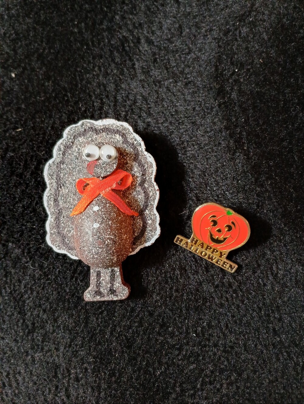 Vintage Thanksgiving Turkey & Halloween Pumpkin Pins